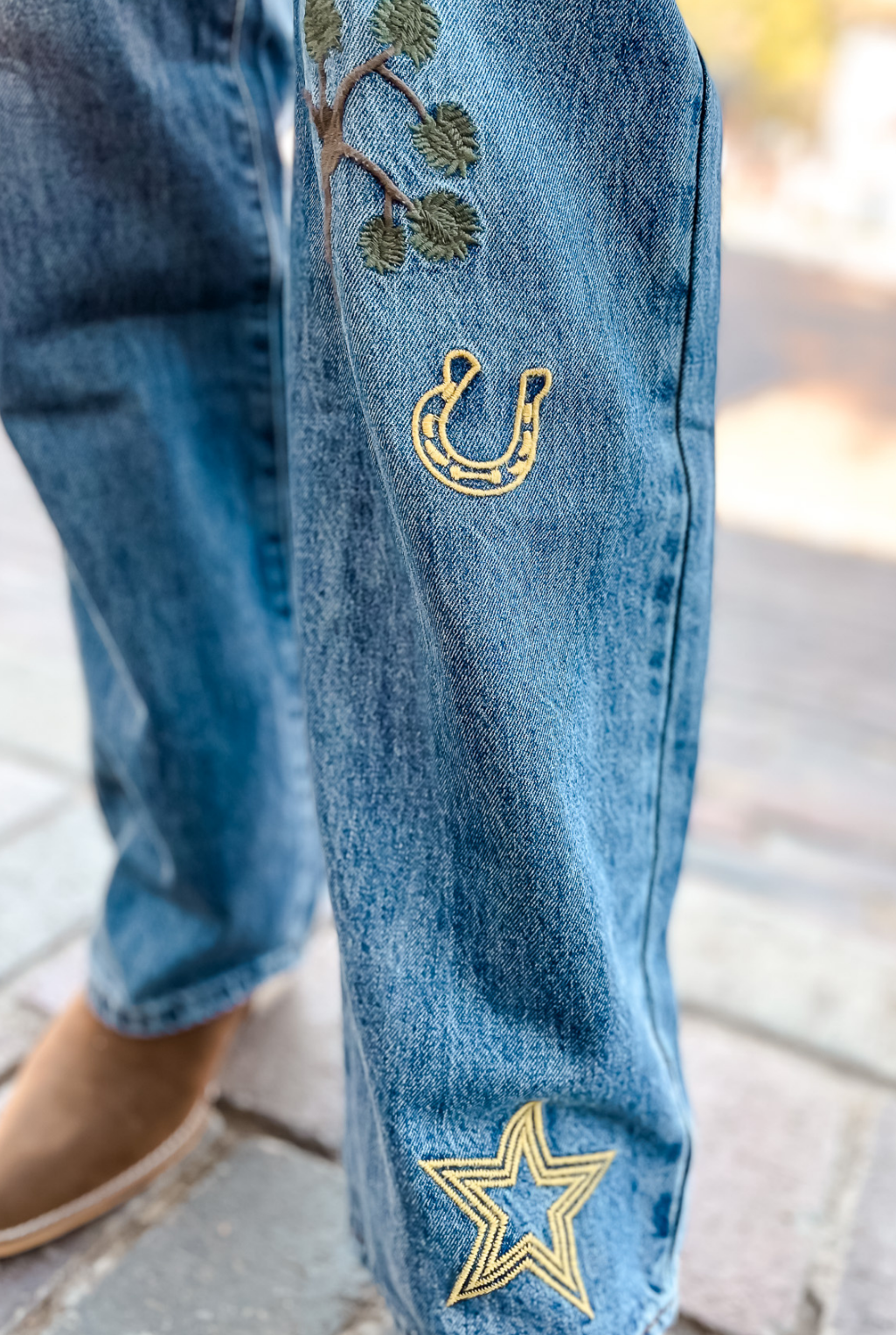 Western Motif Embroidered Jeans