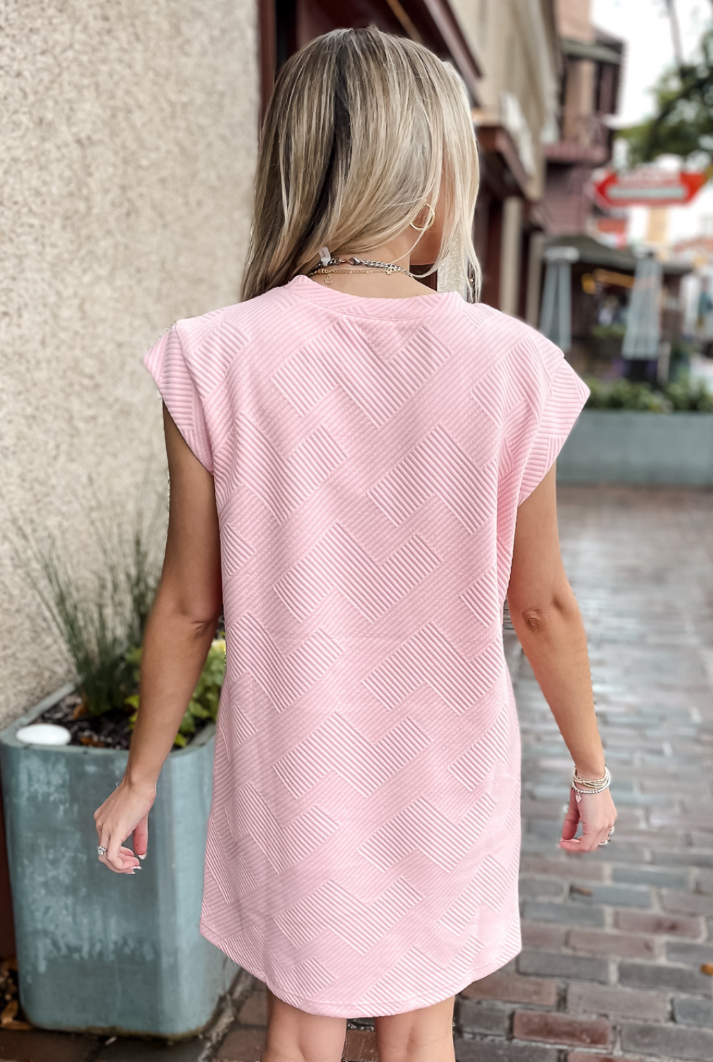 Textured Single Pocket Dress - Pink