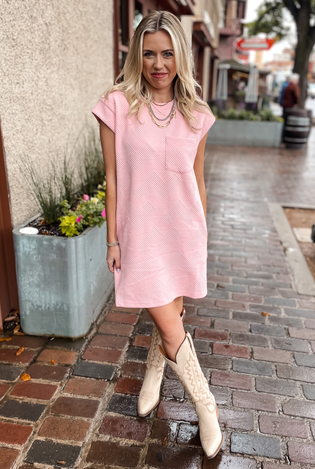 Textured Single Pocket Dress - Pink