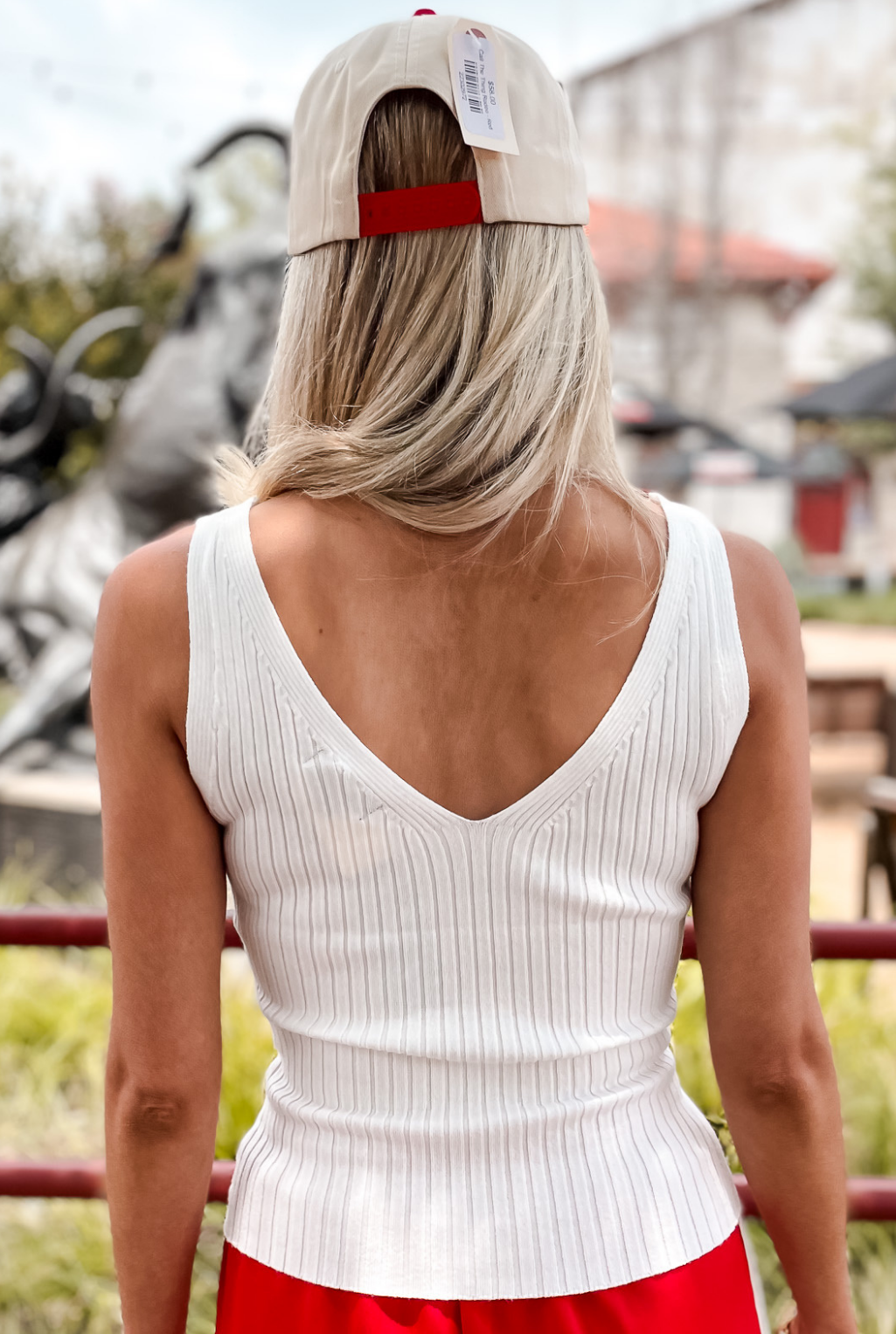 Ribbed V-Neck Tank Sweater - White