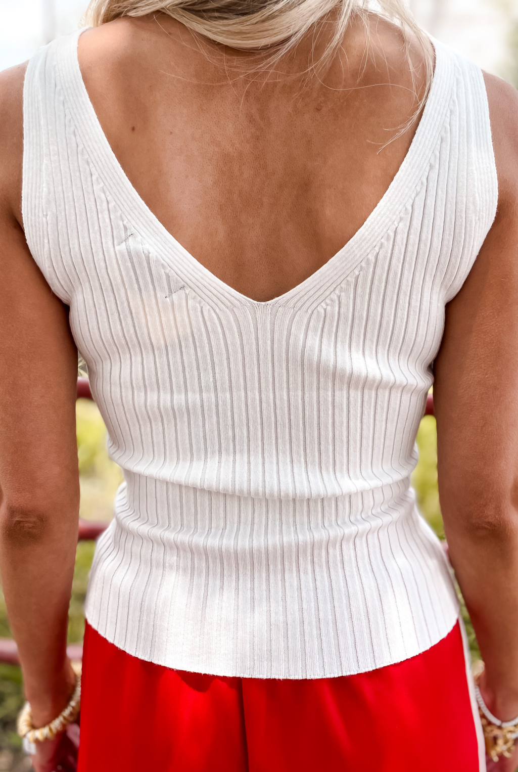 Ribbed V-Neck Tank Sweater - White