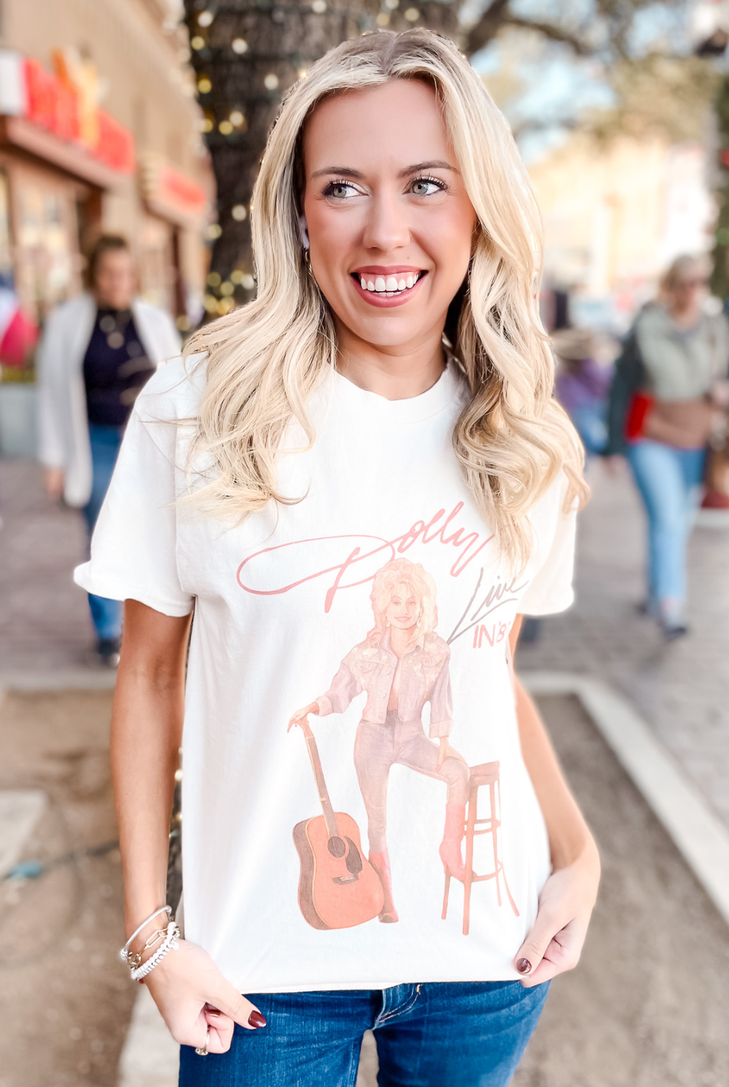 Dolly Live In 89 T-Shirt