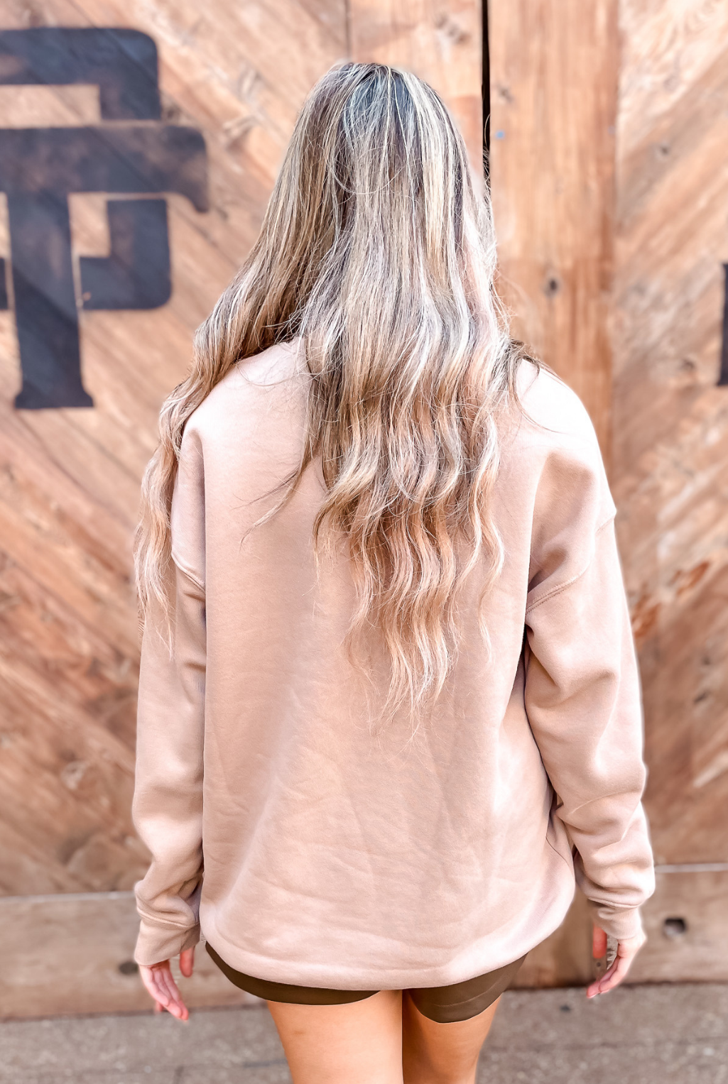 Howdy Sweatshirt - Tan