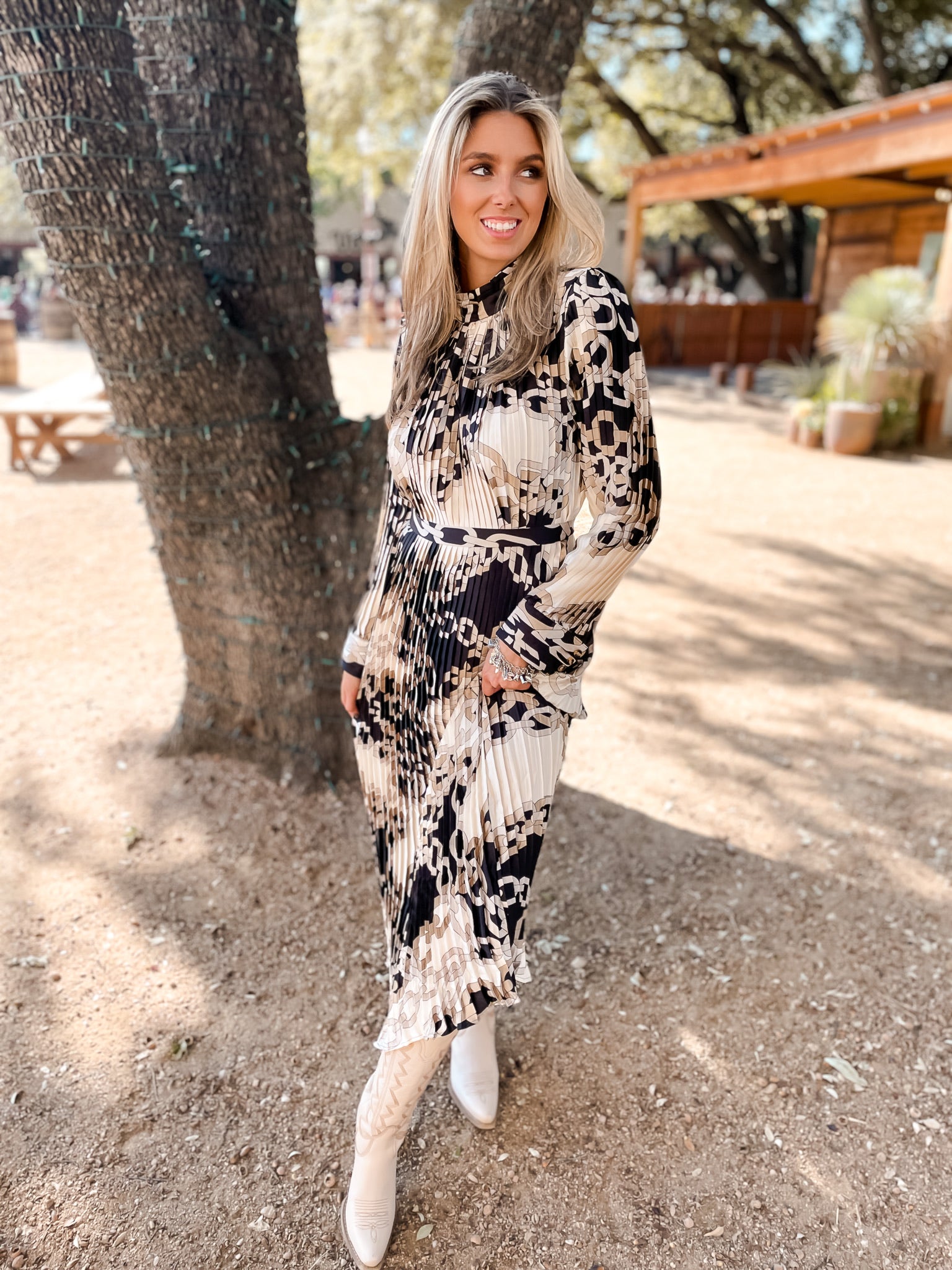 Bitty Pleated Dress - Black/Tan