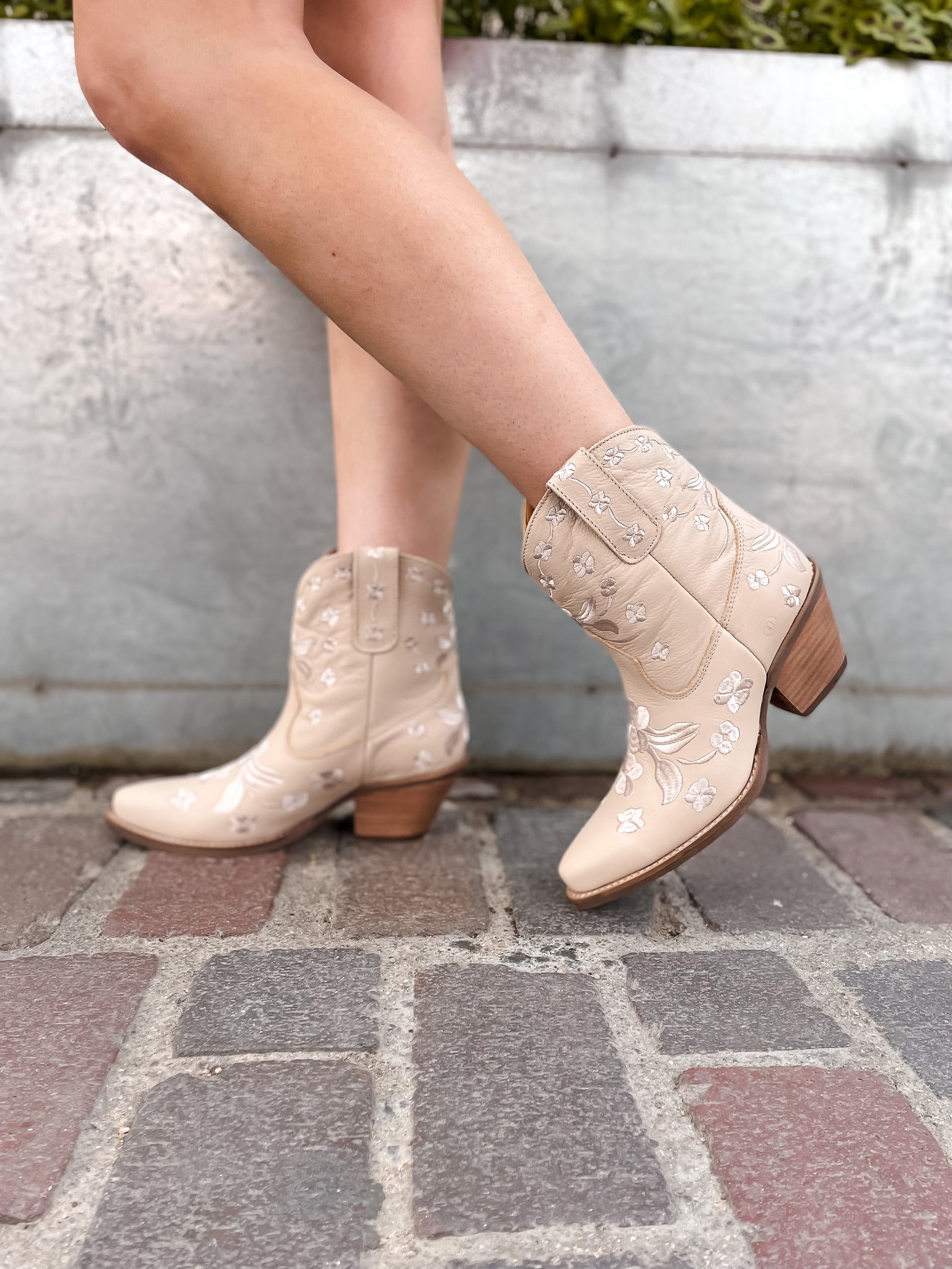Sweetheart Bootie - Sand