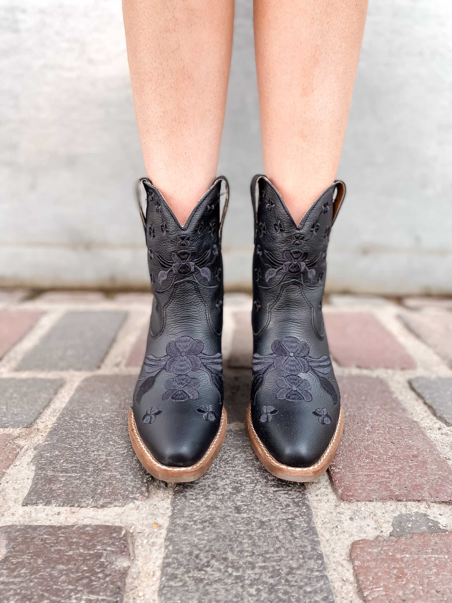 Sweetheart Bootie - Black