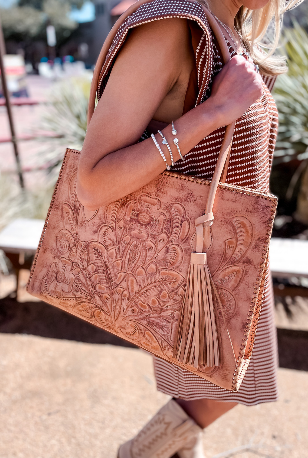 Amy Tooled Leather Handbag - Natural