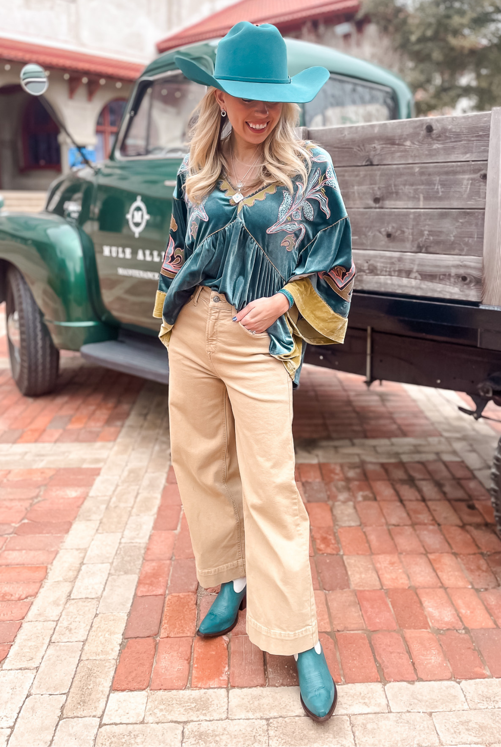Very Velvet Embroidered Top - Teal