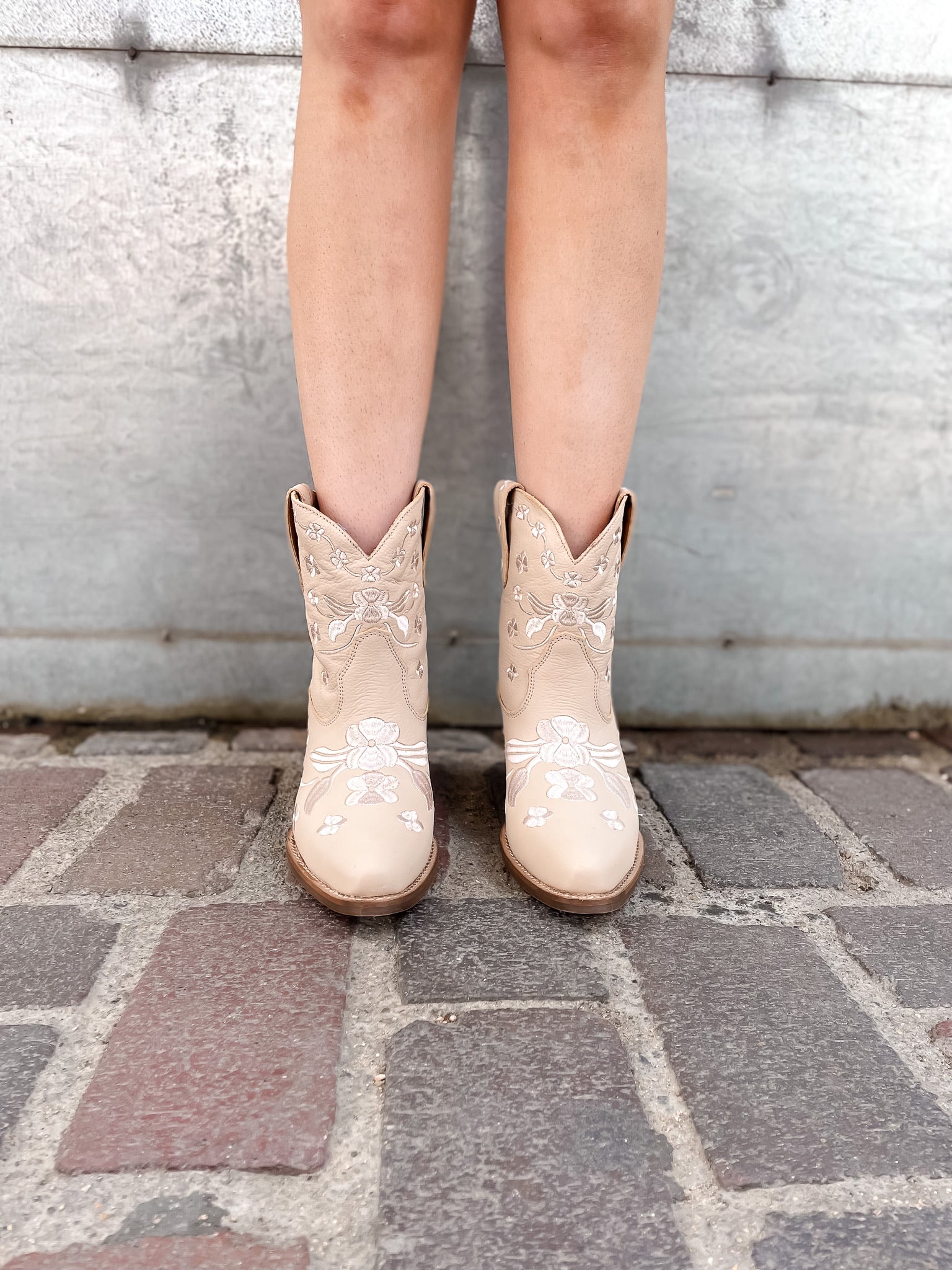 Sweetheart Bootie - Sand