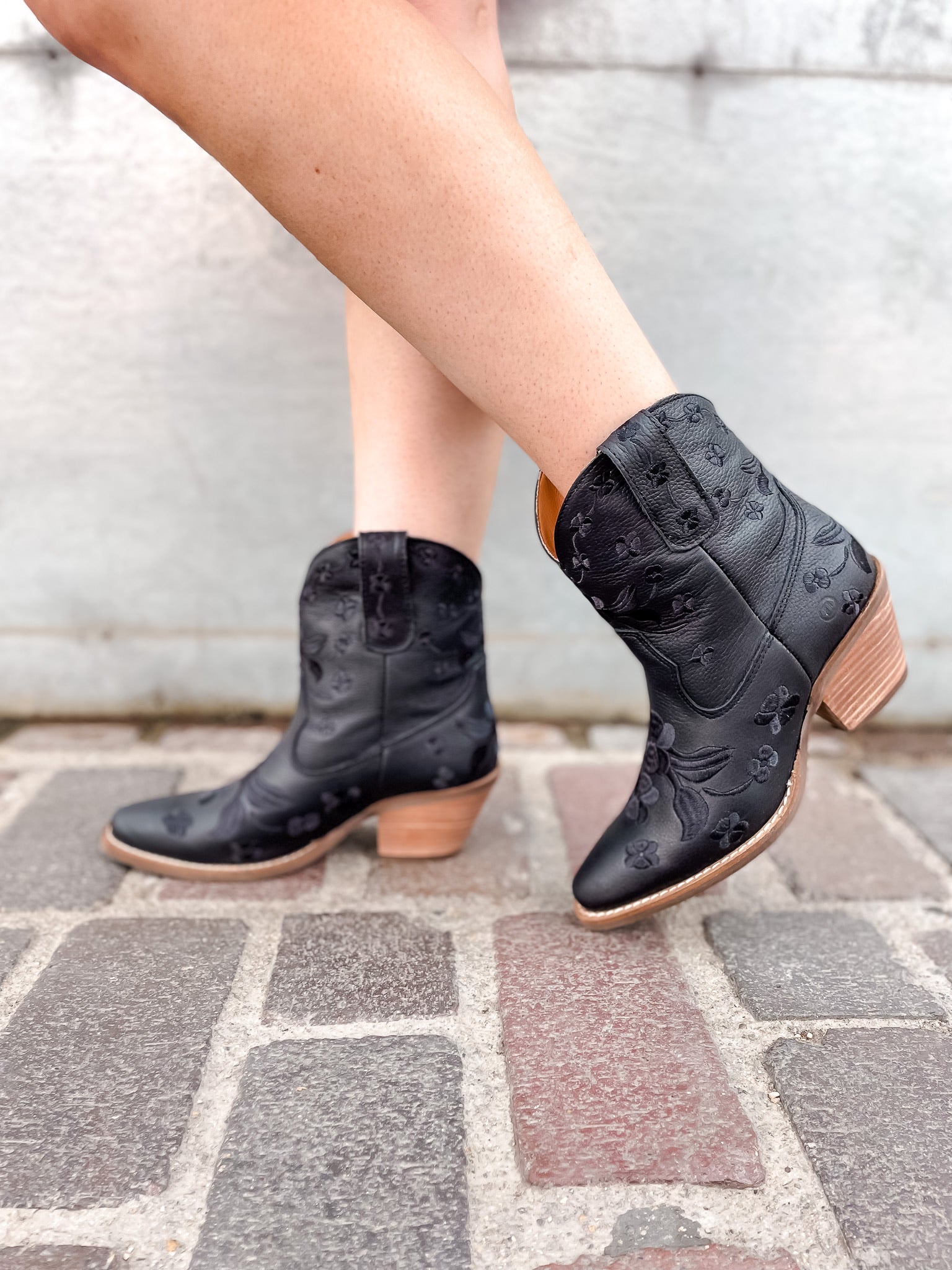 Sweetheart Bootie - Black