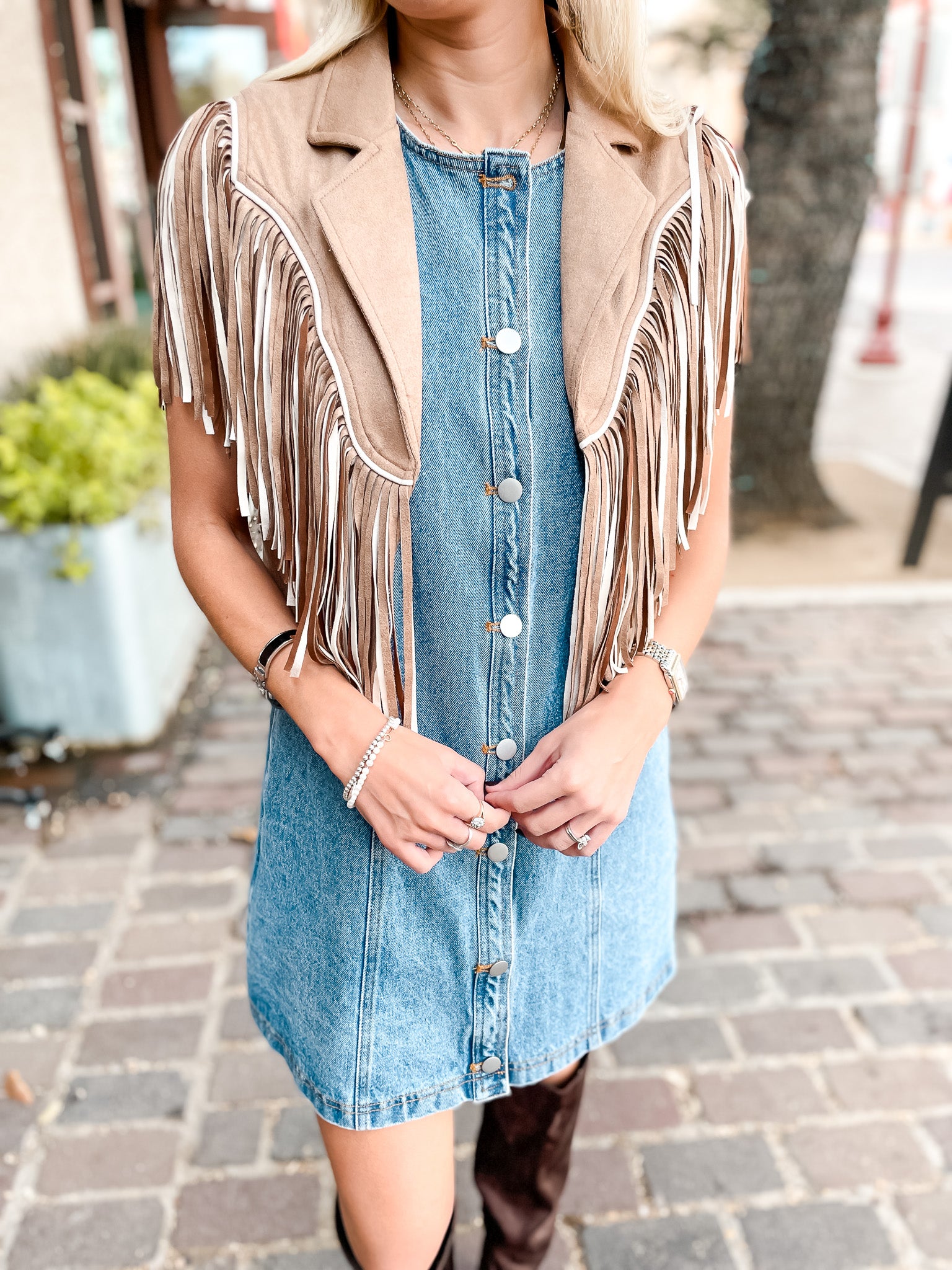 Piped With Vinge Shrug - Camel