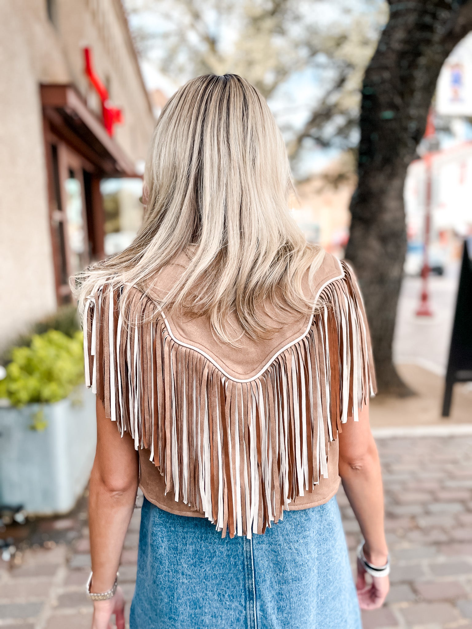 Piped With Vinge Shrug - Camel