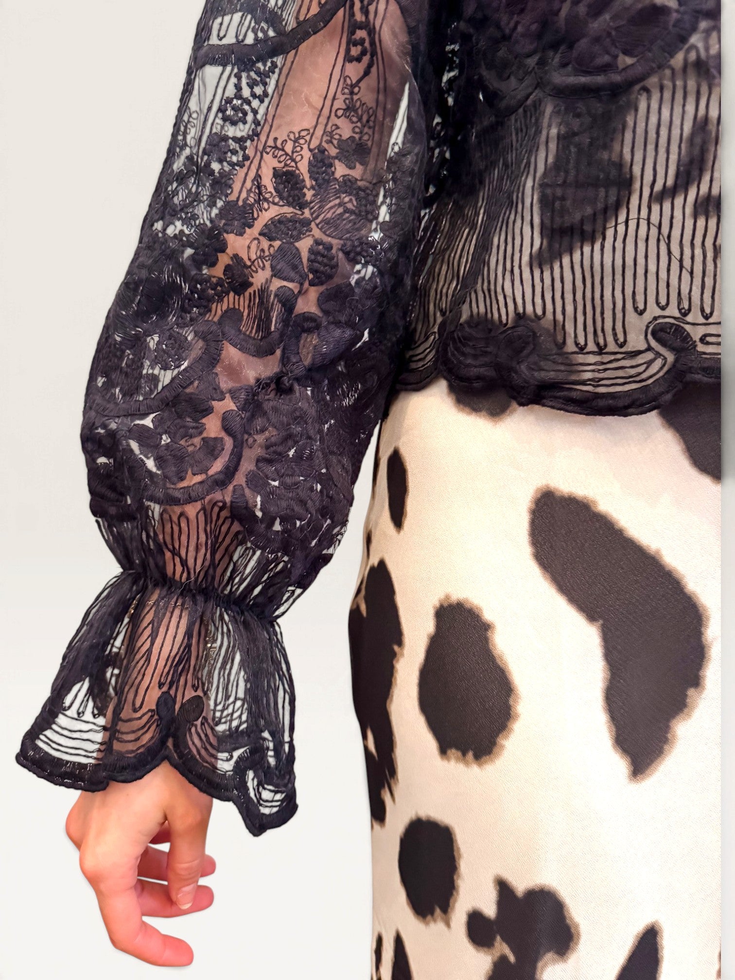 Modern Chic Blouse - Black