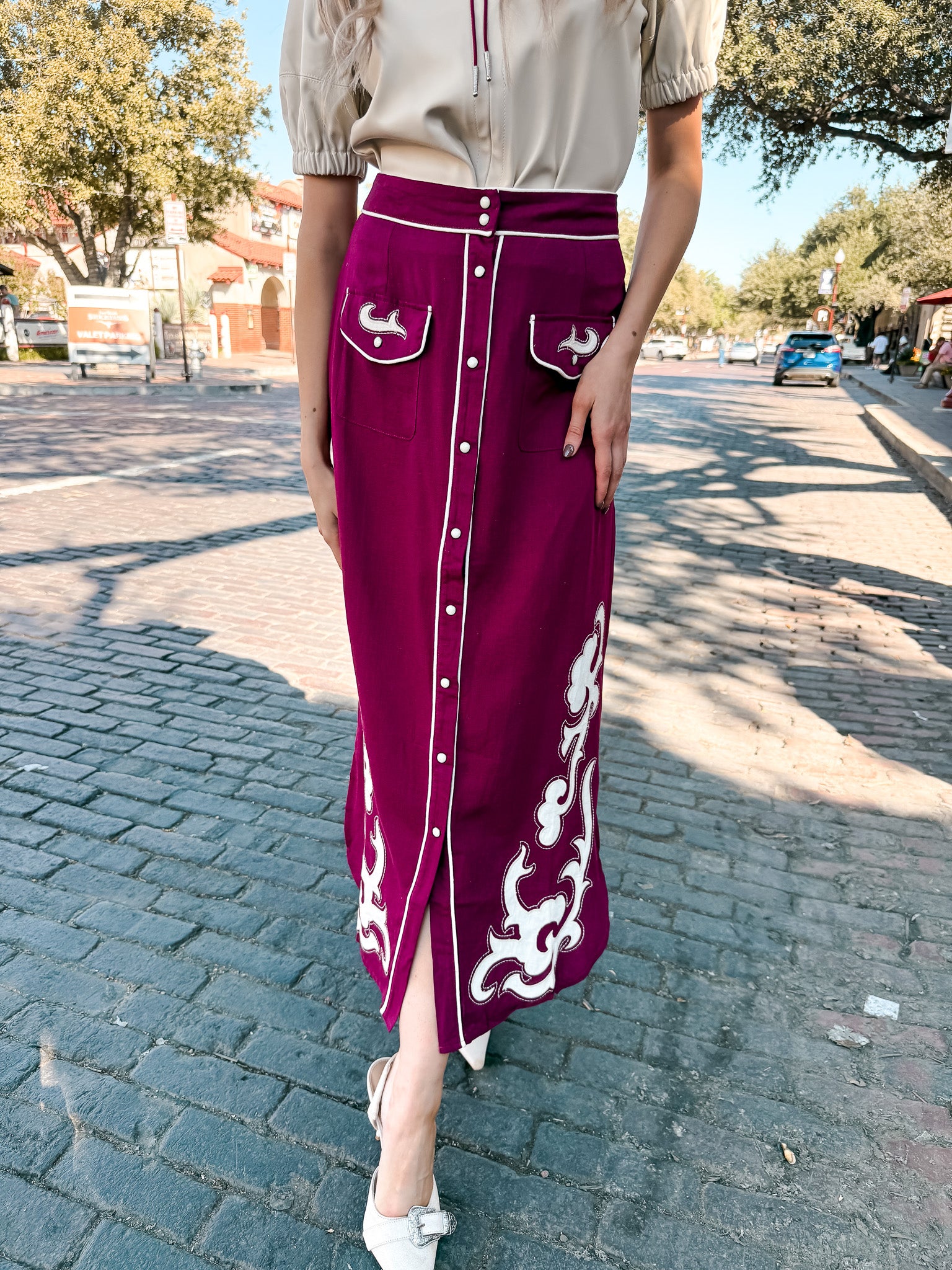 Western Scrolls Embroidered Skirt - Wine