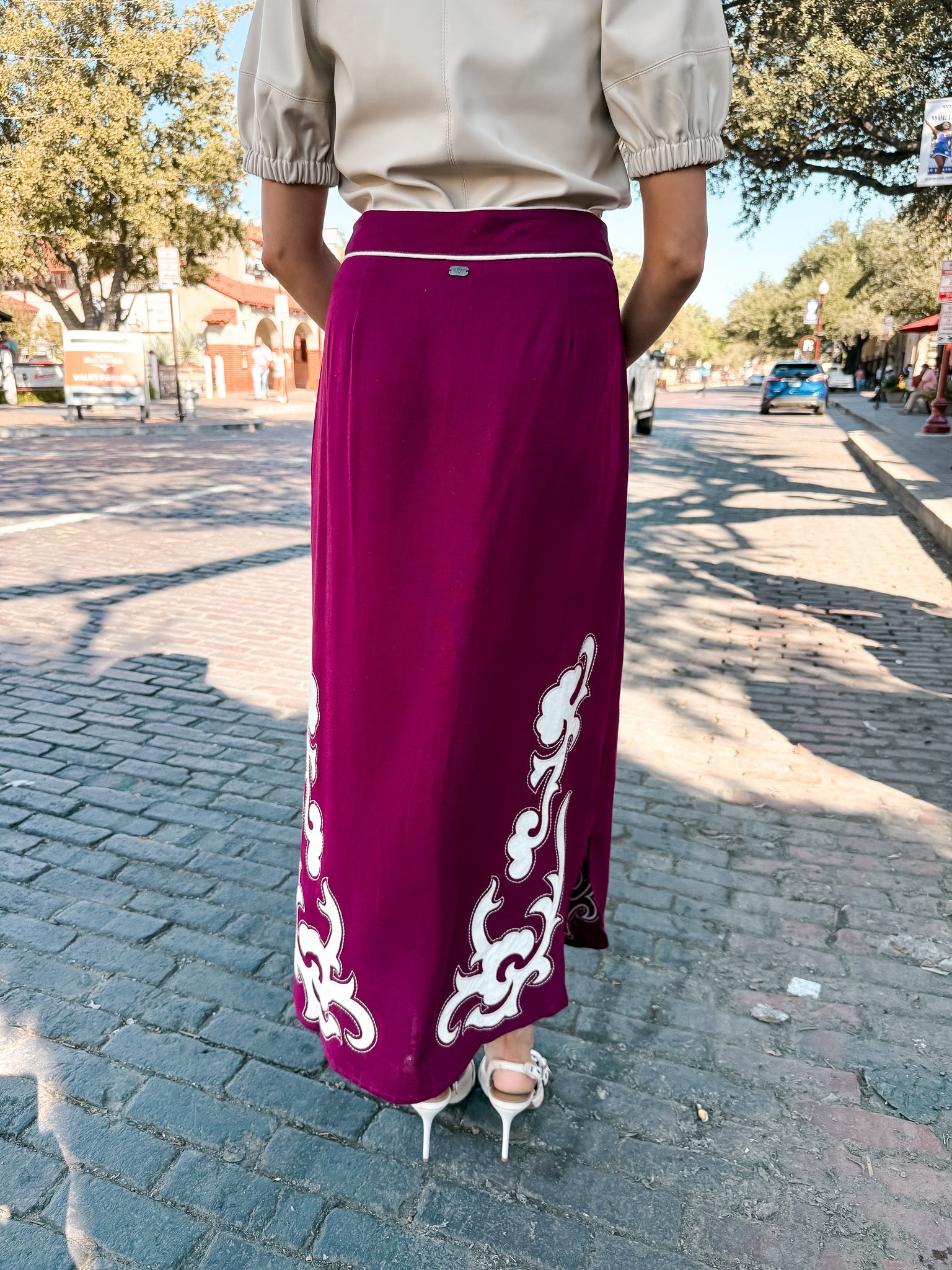 Western Scrolls Embroidered Skirt - Wine