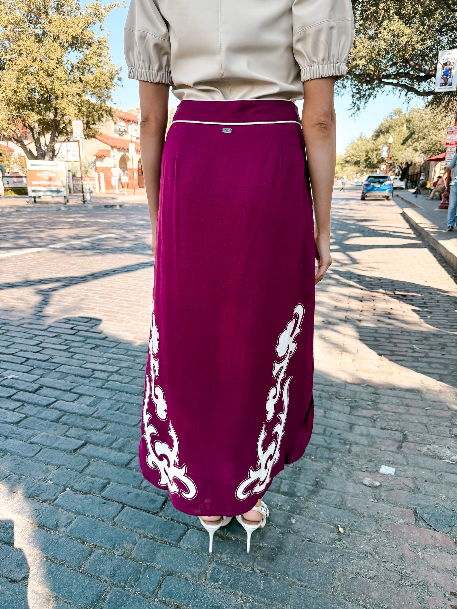 Western Scrolls Embroidered Skirt - Wine