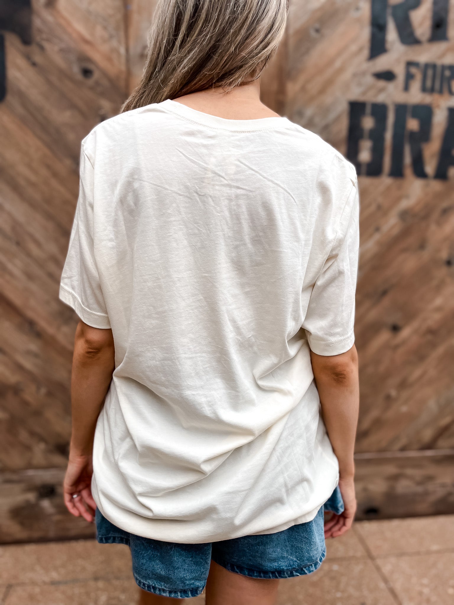 Red, White & Bulls T-Shirt - Ivory