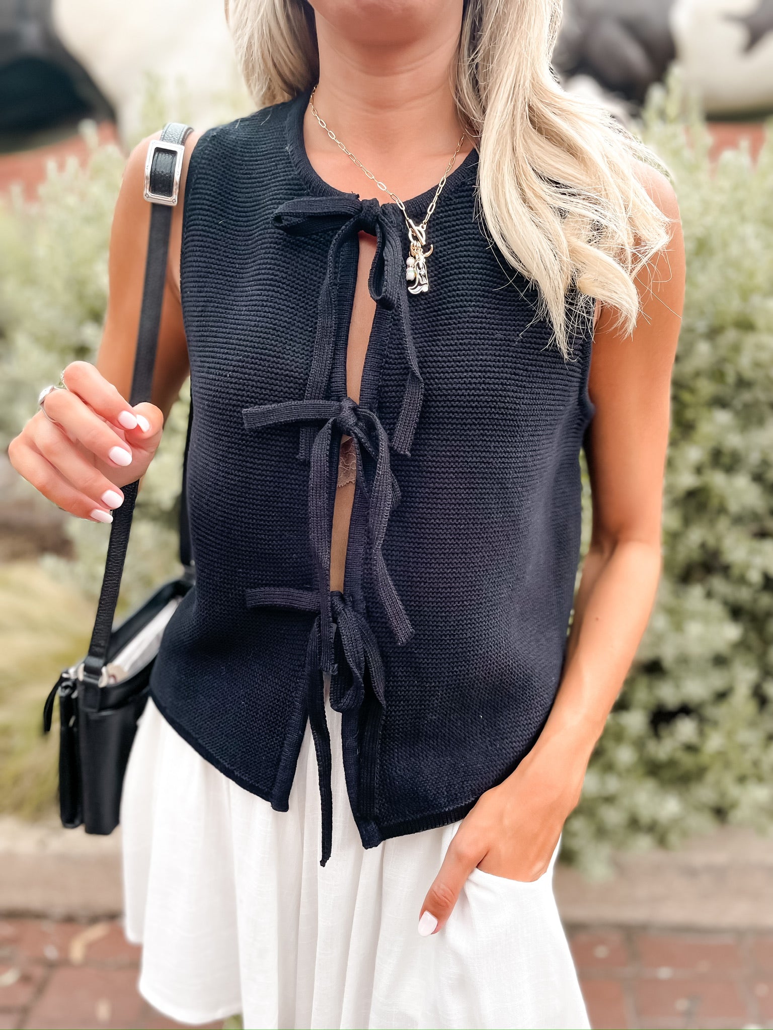 Tied Up Sweater Vest - Black