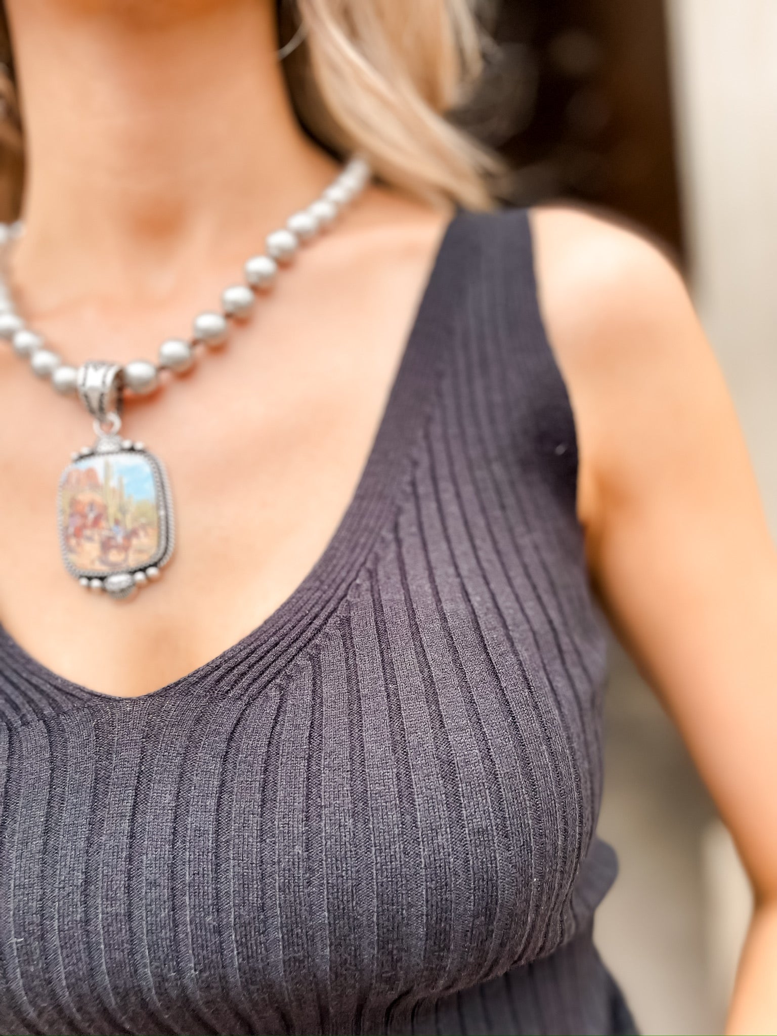 Ribbed V-Neck Tank Sweater - Black