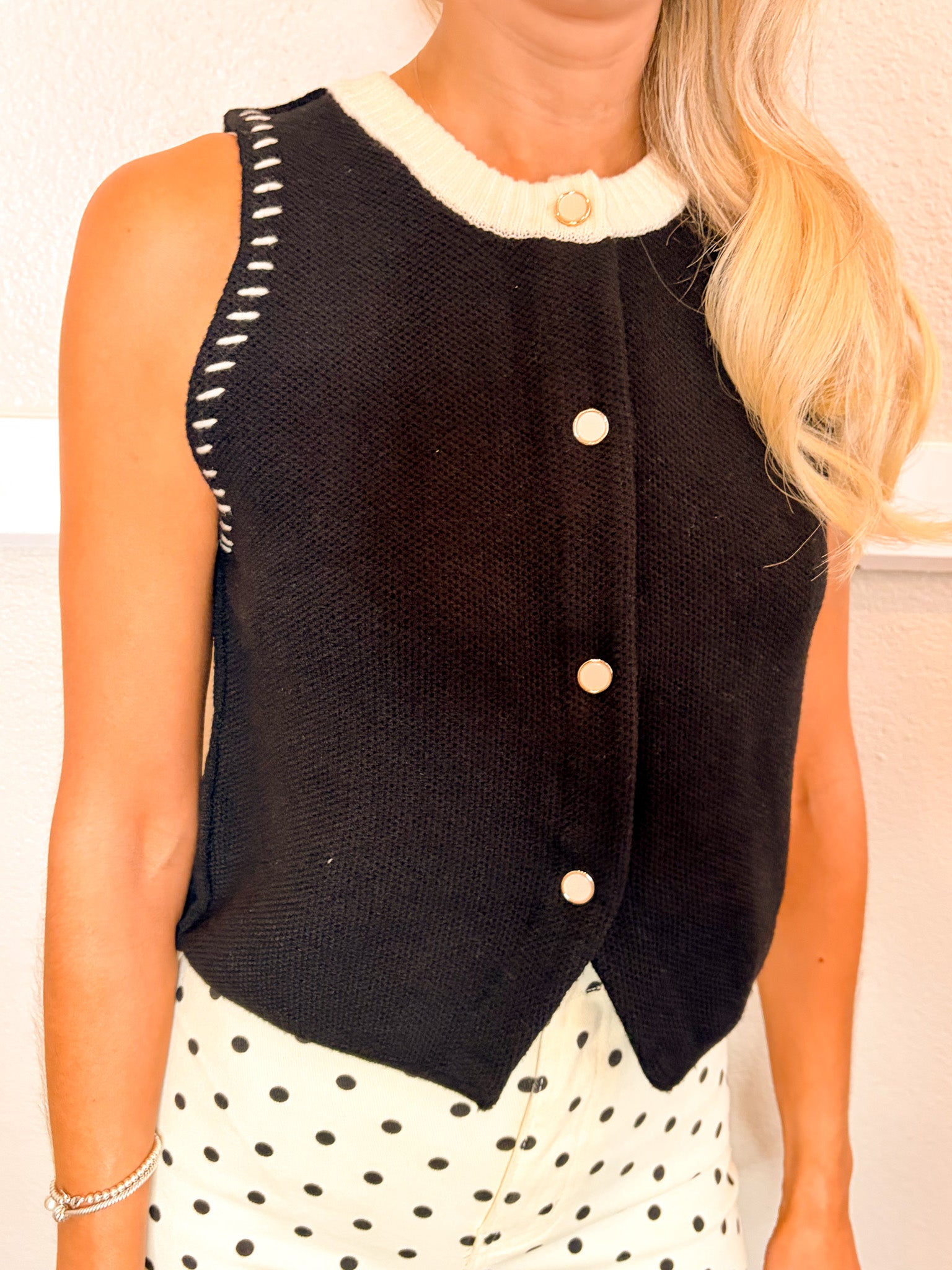 Contrast Crew Neck Sweater Vest - Black