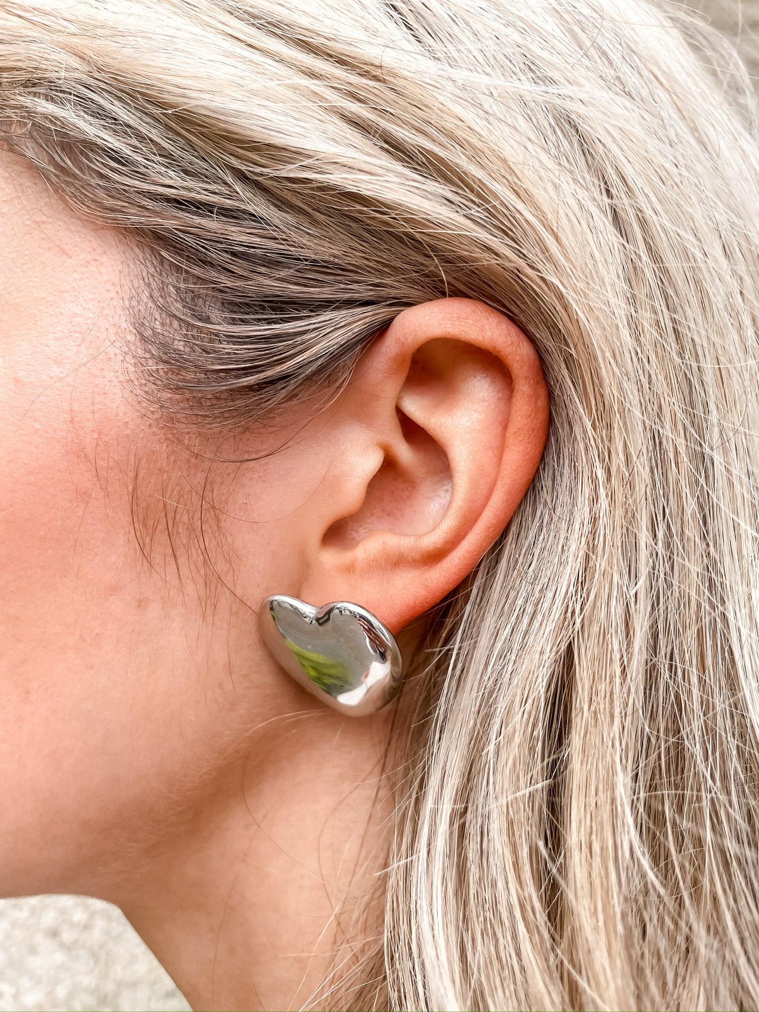 Big Romance Stud Earrings - Silver