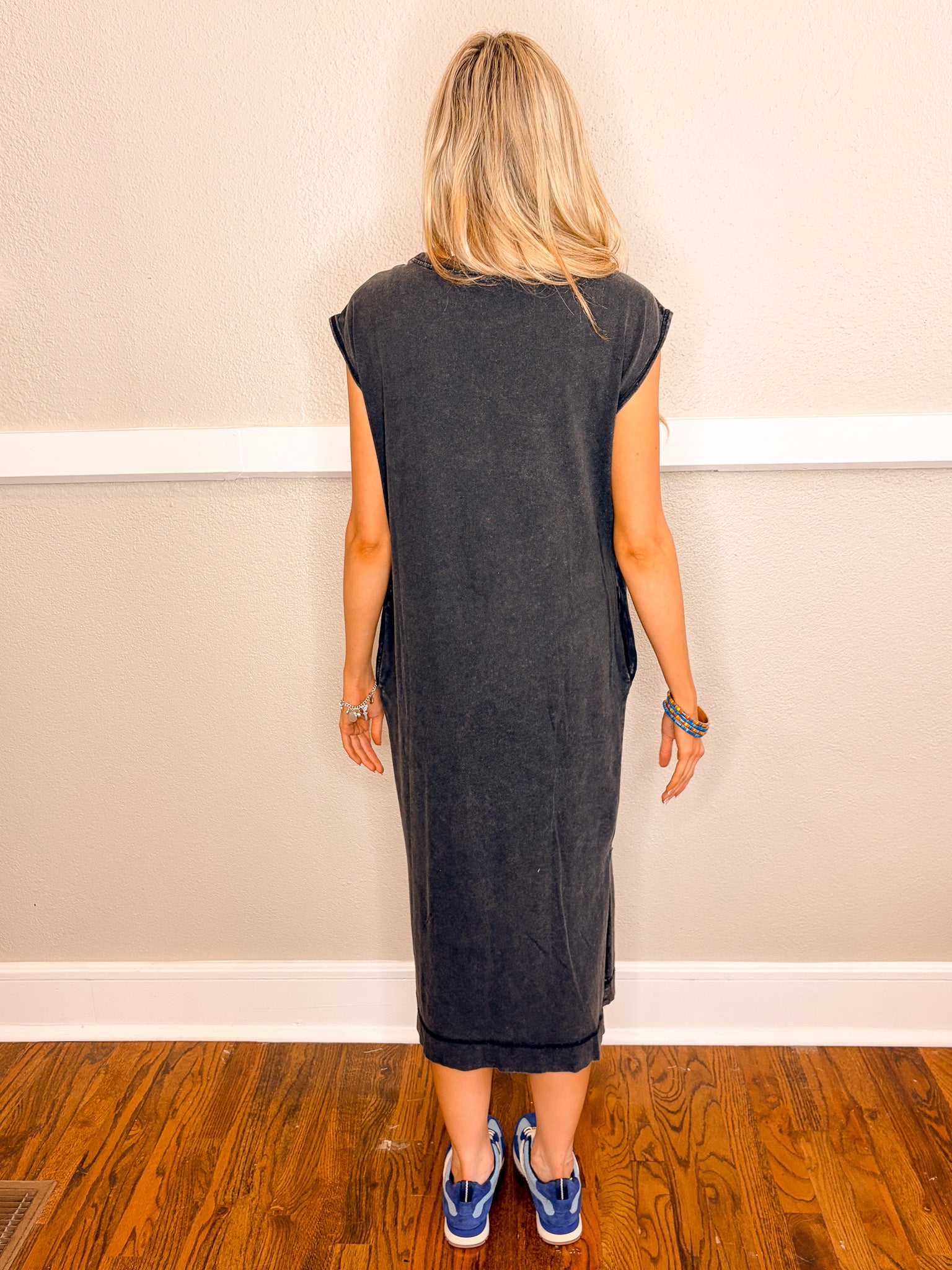 DZ Cap Sleeve Midi Dress - Black