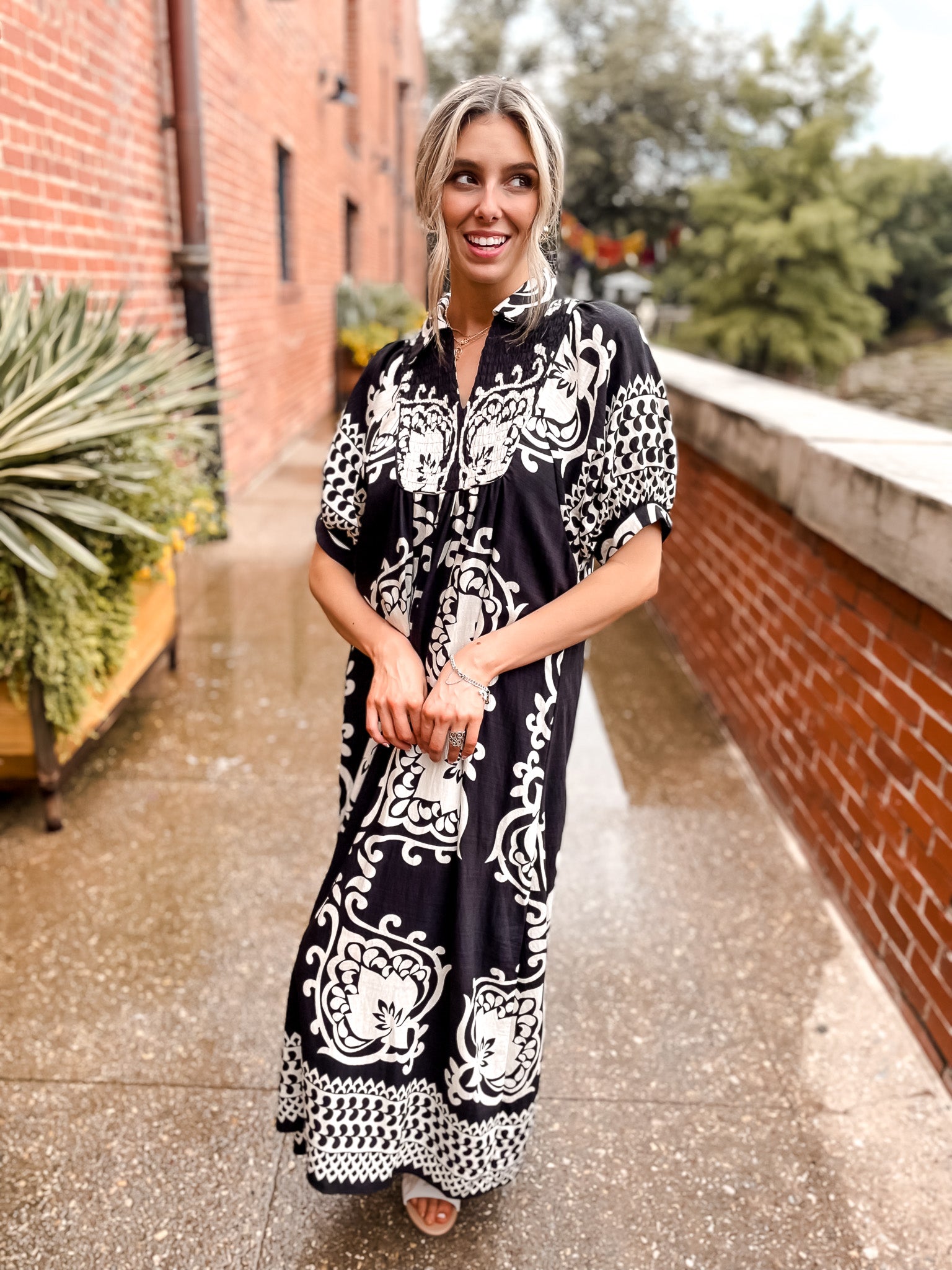 Filigree Fun Dress - Black