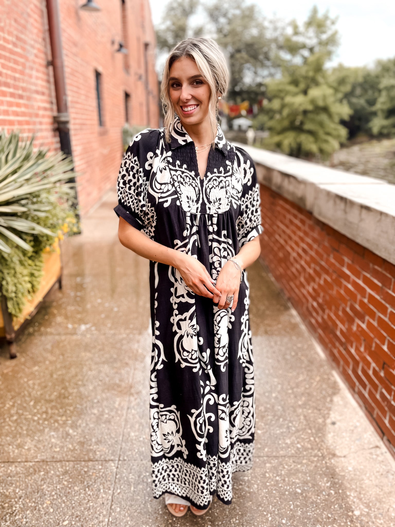 Filigree Fun Dress - Black