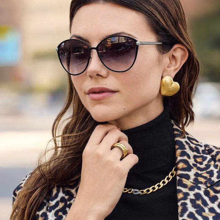 Trianon Heart Post Earrings - Gold