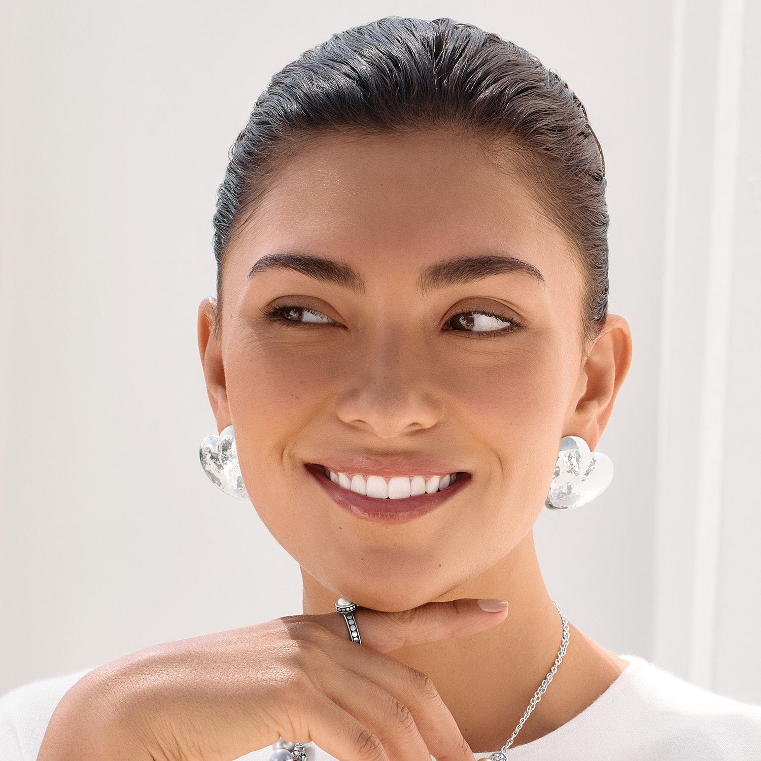 Trianon Heart Post Earrings - Silver